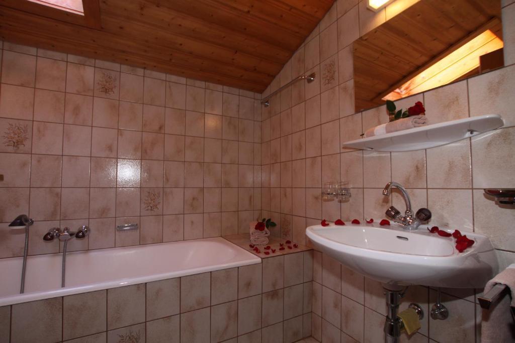 Pension Holzmann Leutasch Kamer foto